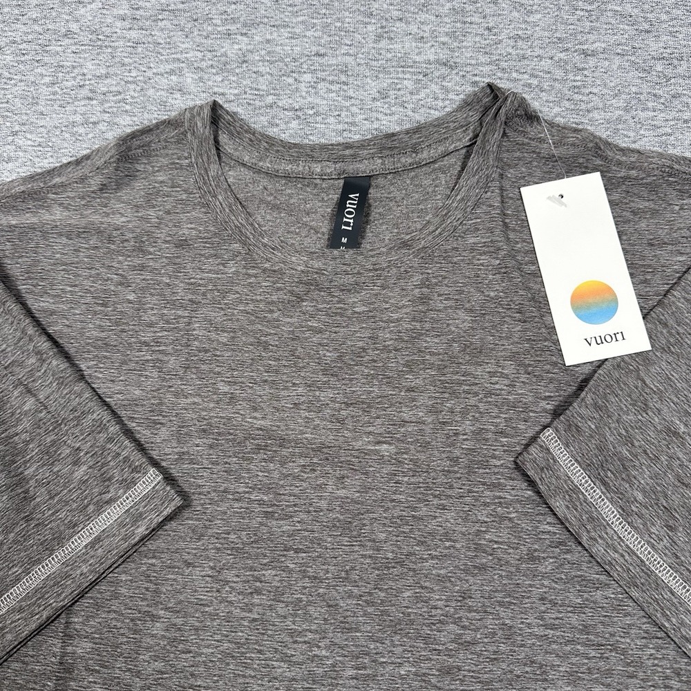 Vuori T-Shirt Mens Medium Gray Heather Strato Tech Crew Neck Tee Active NEW